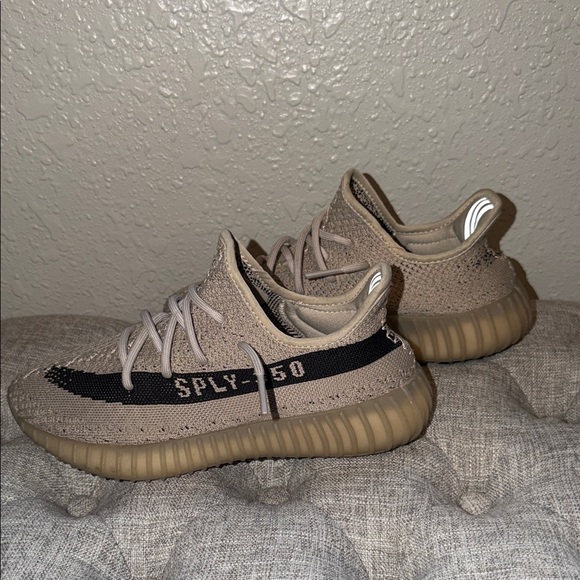 Adidas Yeezy Boost 350 V2 Slate Shoes (Without Box) - Picture 3 of 6